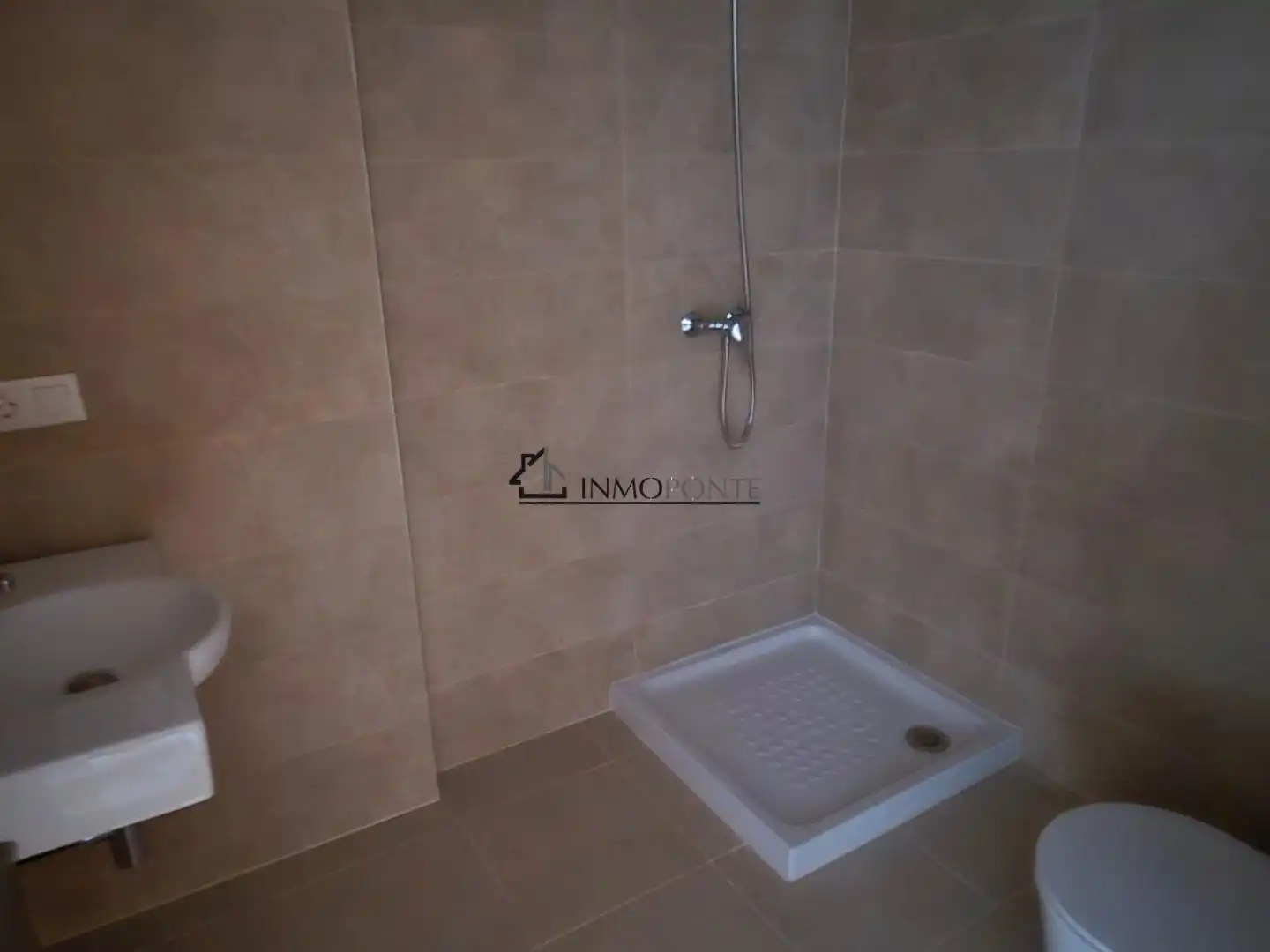 Baño de Piso en venta en Soutomaior con Calefacción, Terraza y Trastero