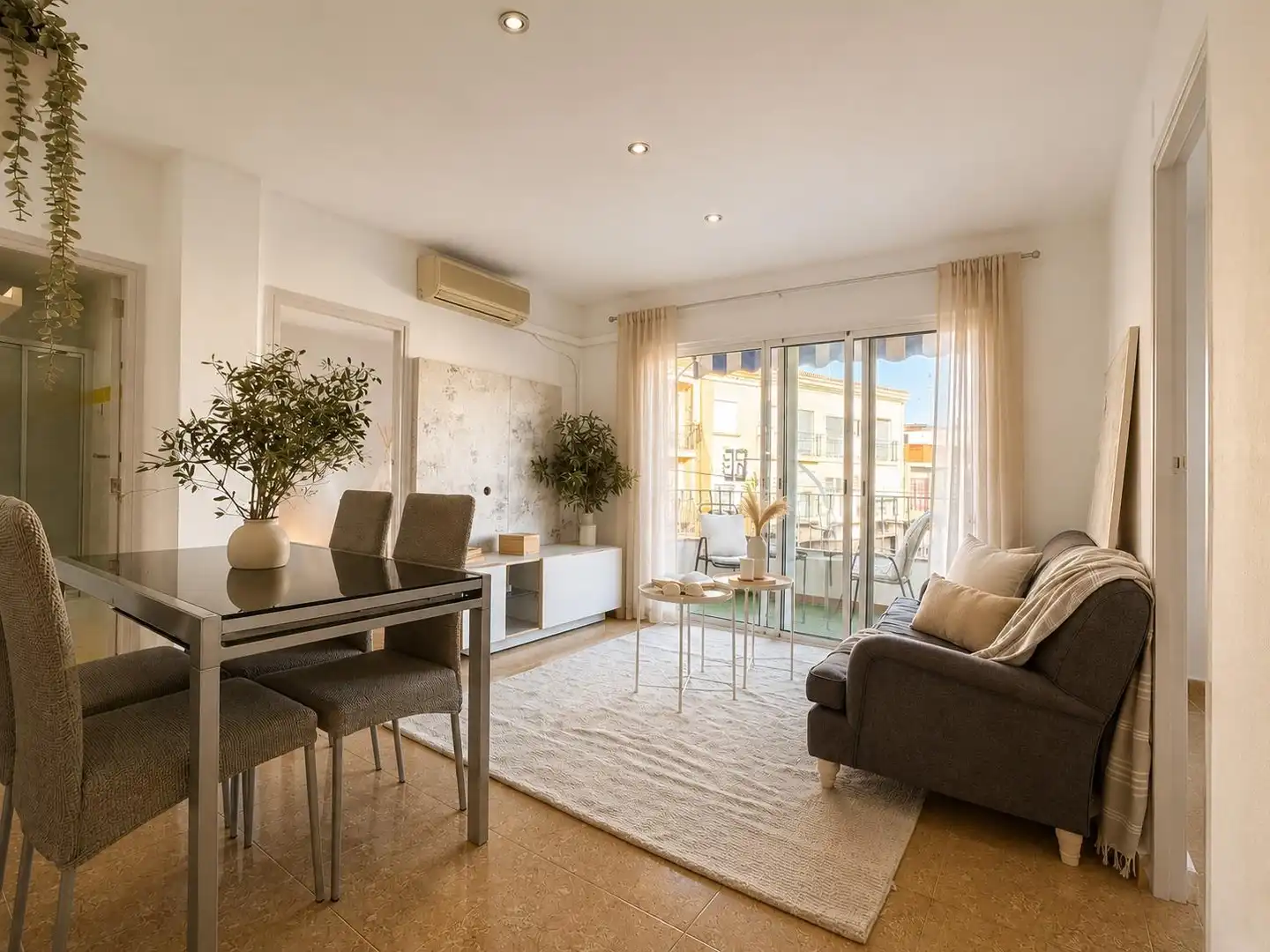 Living room of Flat for rent in Godella  with Air Conditioner, Terrace and Furnished