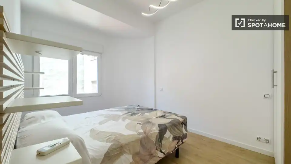 Habitación de Piso de alquiler en Barcelona con Aire acondicionado, Calefacción y Amueblado