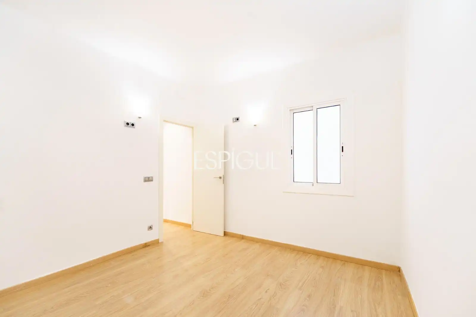 Schlafzimmer von Wohnung zum Verkauf in Barcelona mit Heizung, Parkett und Terrasse
