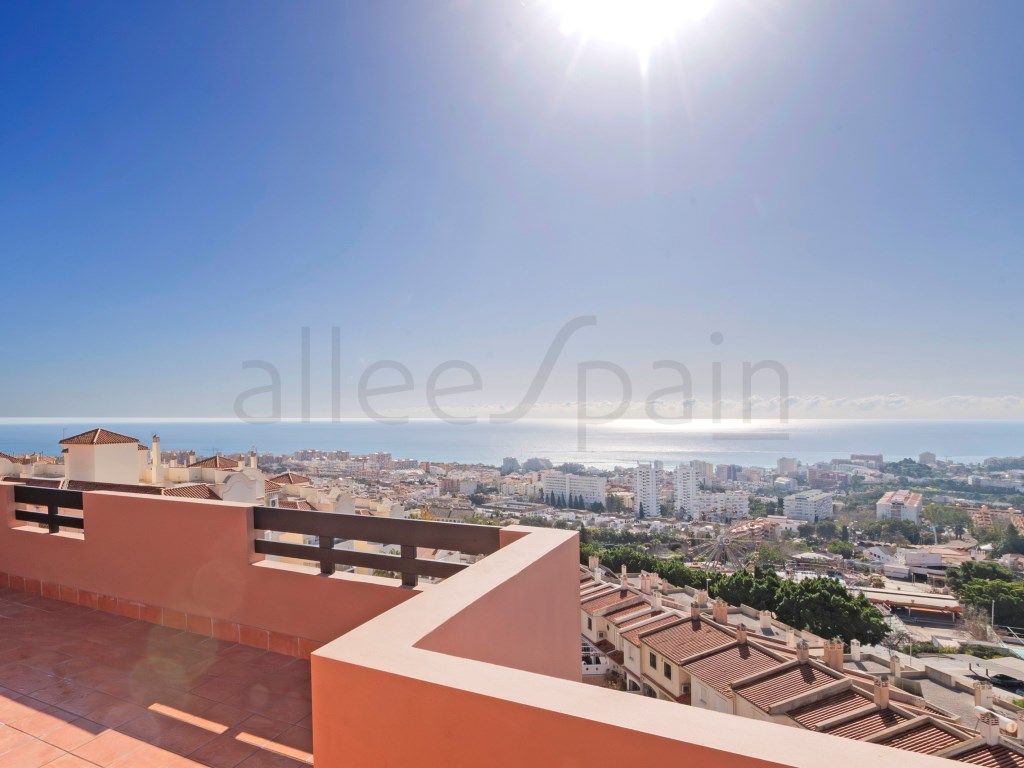 Vista exterior de Àtic en venda en Benalmádena