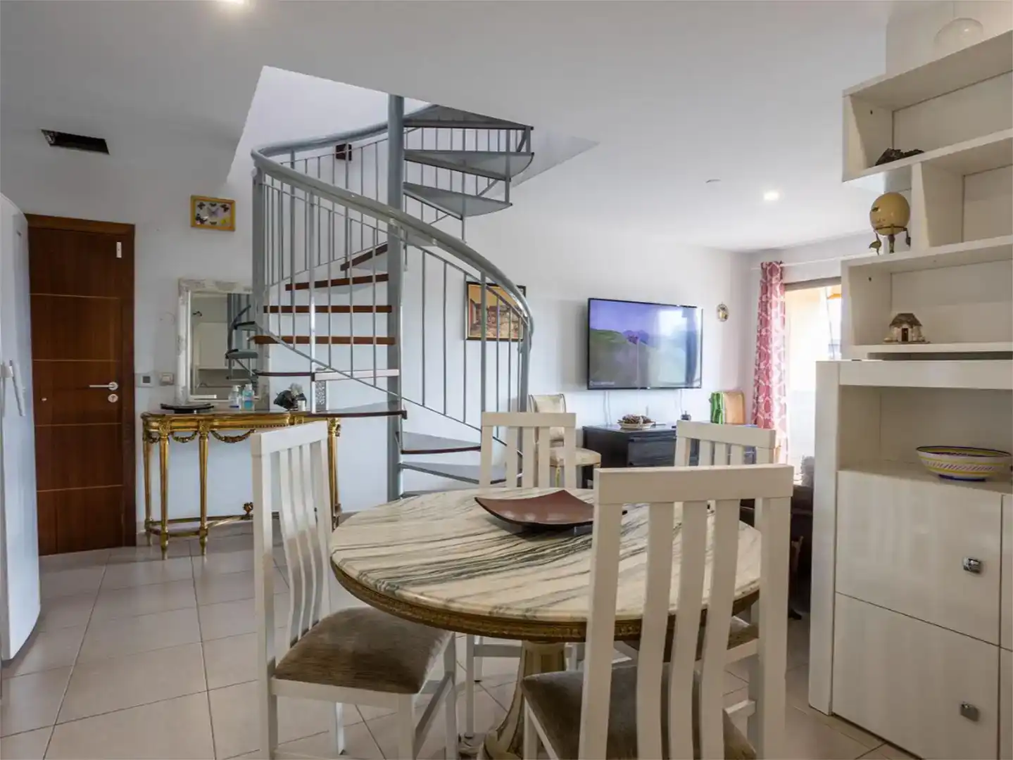 Esszimmer von Dachboden zum Verkauf in Guía de Isora mit Klimaanlage und Balkon