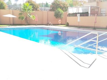 Pis amb piscina de lloguer a Chana