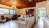 Living room of House or chalet for sale in  Sevilla Capital  with Air Conditioner, Terrace and Swimming Pool