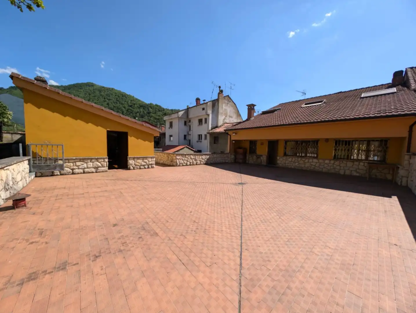 Casa o xalet en venda en Aller amb Calefacció, Jardí privat i Terrassa