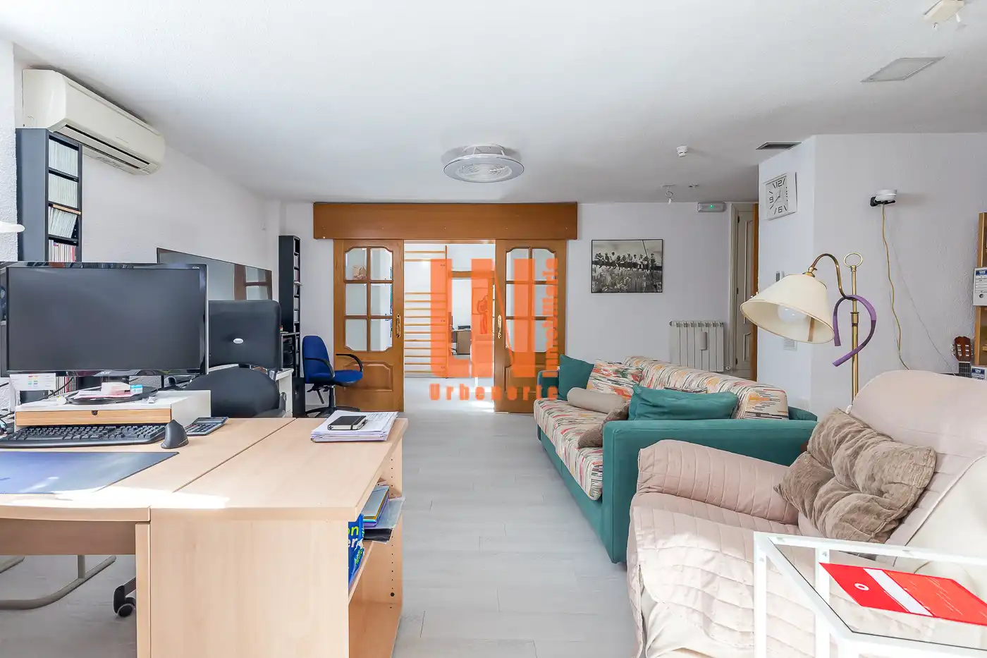 Sala de estar de Casa adosada en venta en Madrid con Aire acondicionado, Calefacción y Jardín privado