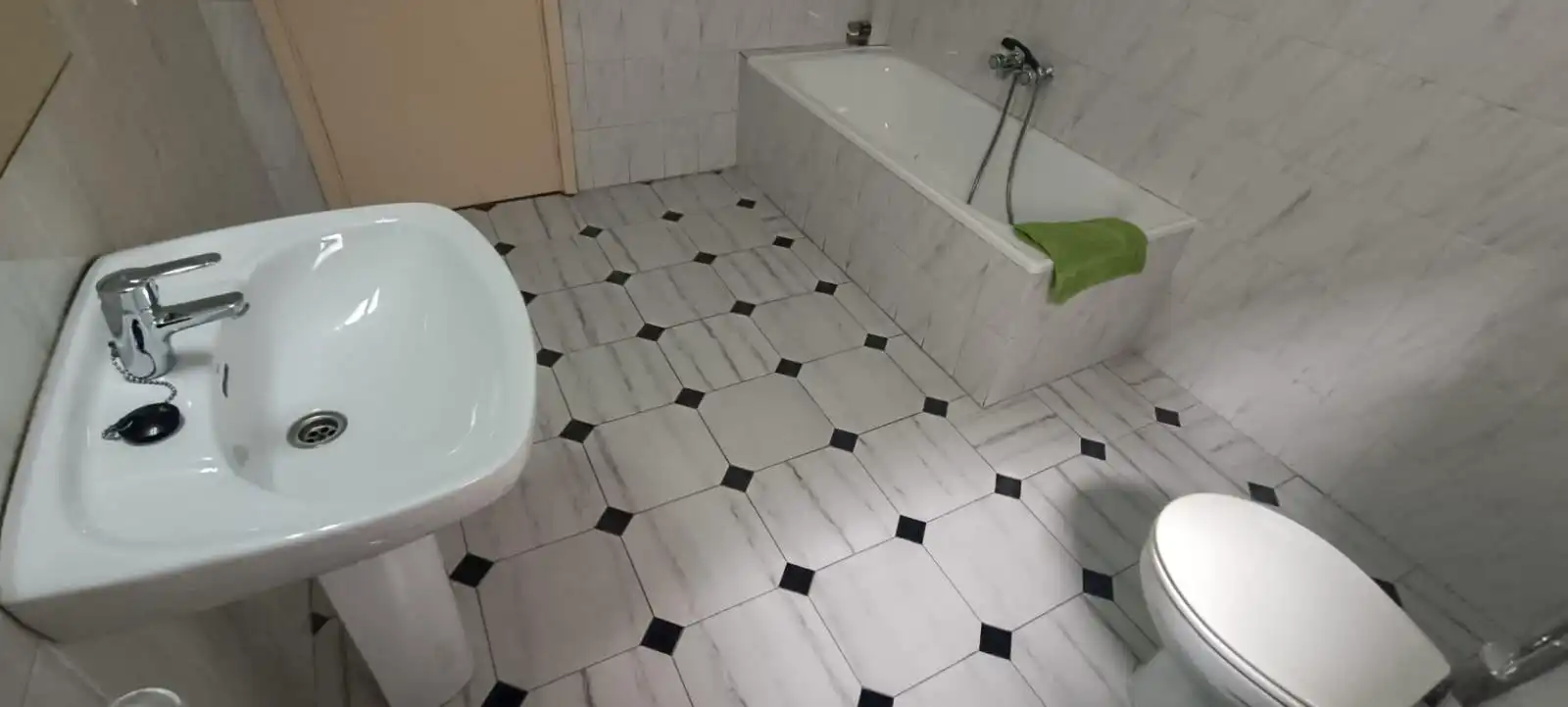 Bany de Pis en venda en Zamora Capital  amb Calefacció i Parquet