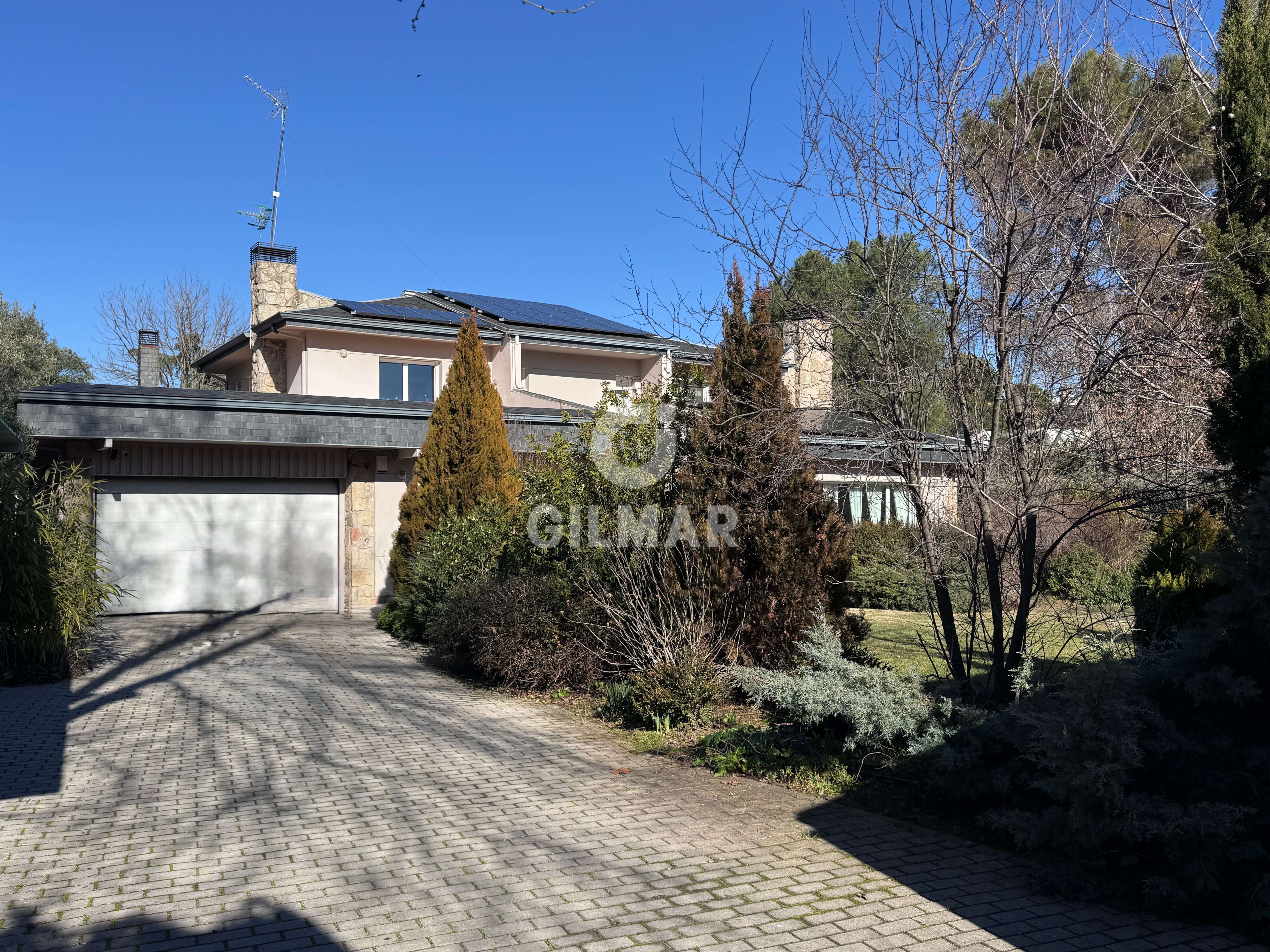 Exterior view of House or chalet for sale in Paracuellos de Jarama  with Heating and Swimming Pool