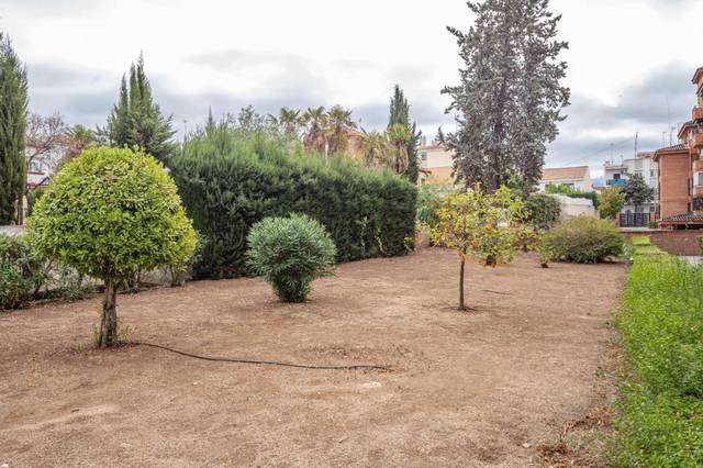 Piso en Venta en Calle de los Abencerrajes en Castaño - Mirasierra