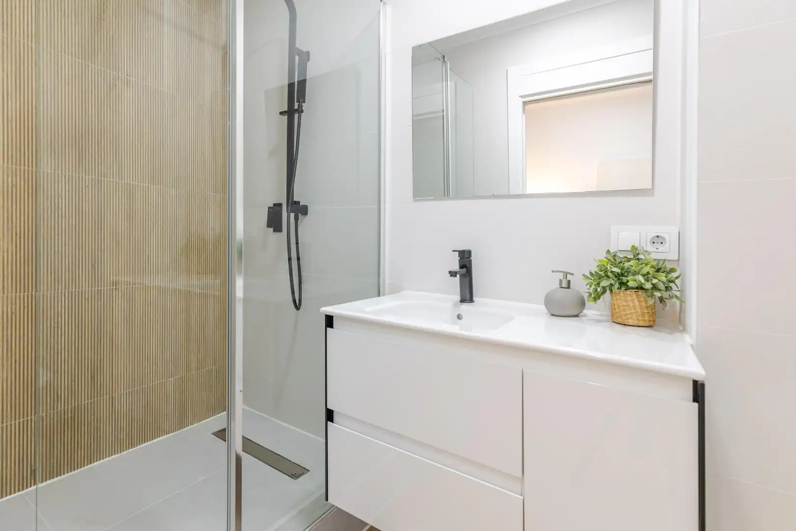 Baño de Planta baja en venta en Bonrepòs i Mirambell con Aire acondicionado