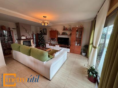 Living room of House or chalet for sale in Castellanos de Moriscos  with Heating, Private garden and Parquet flooring