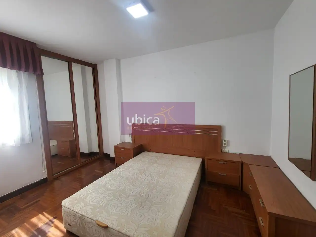 Habitación de Piso en venta en Vigo  con Calefacción, Parquet y Terraza