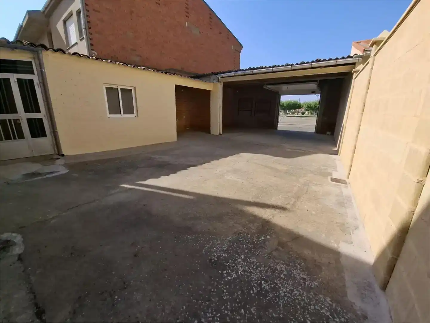 Parking de Piso en venta en Bustillo del Páramo con Parquet, Trastero y Amueblado