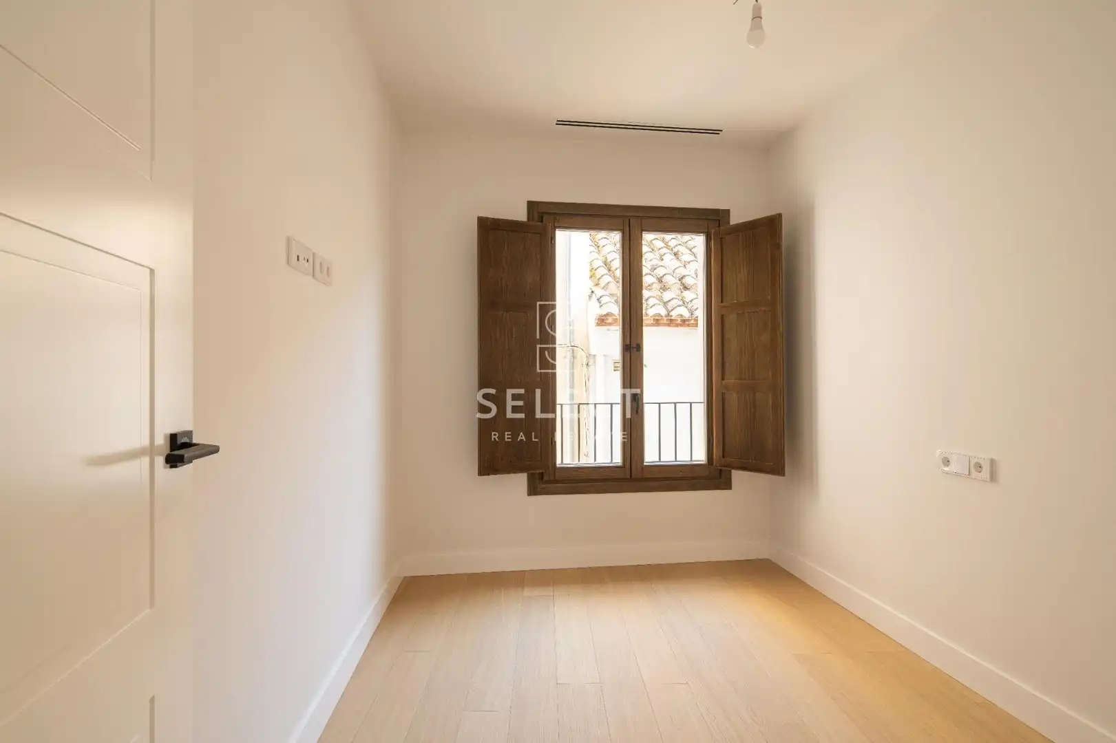 Habitación de Apartamento en venta en Granada con Aire acondicionado, Terraza y Piscina