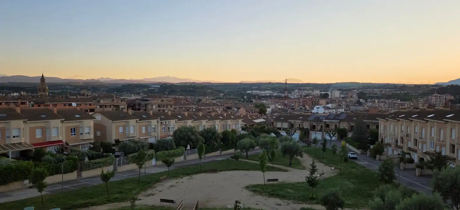 Vista exterior de Pis en venda en Barbastro, Huesca