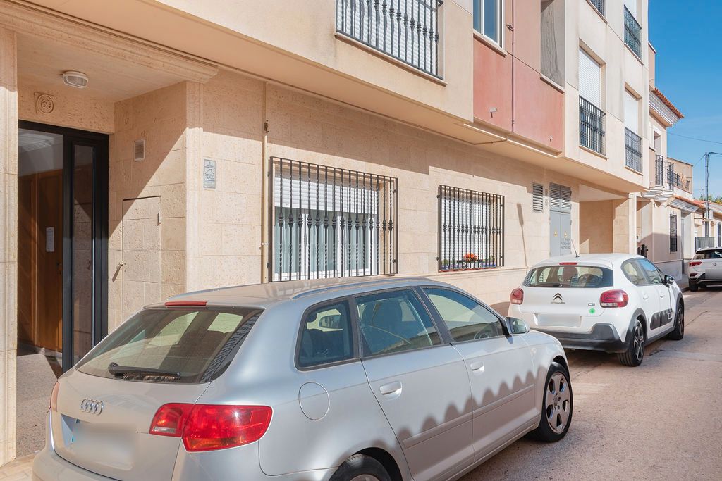 Außenansicht von Wohnung zum verkauf in San Clemente mit Abstellraum