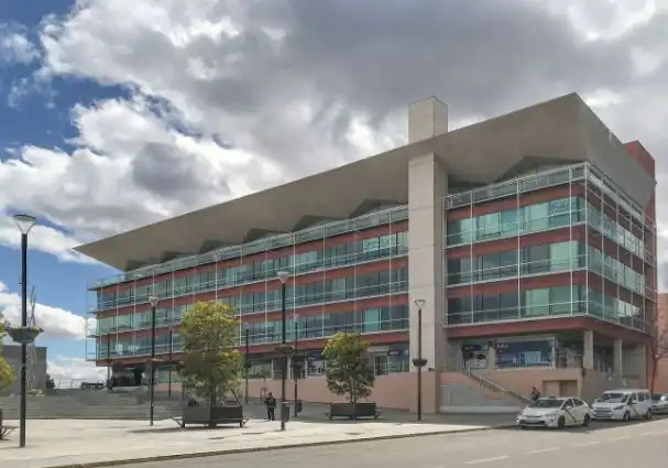 Vista exterior de Oficina de lloguer en Fuenlabrada amb Aire condicionat i Calefacció