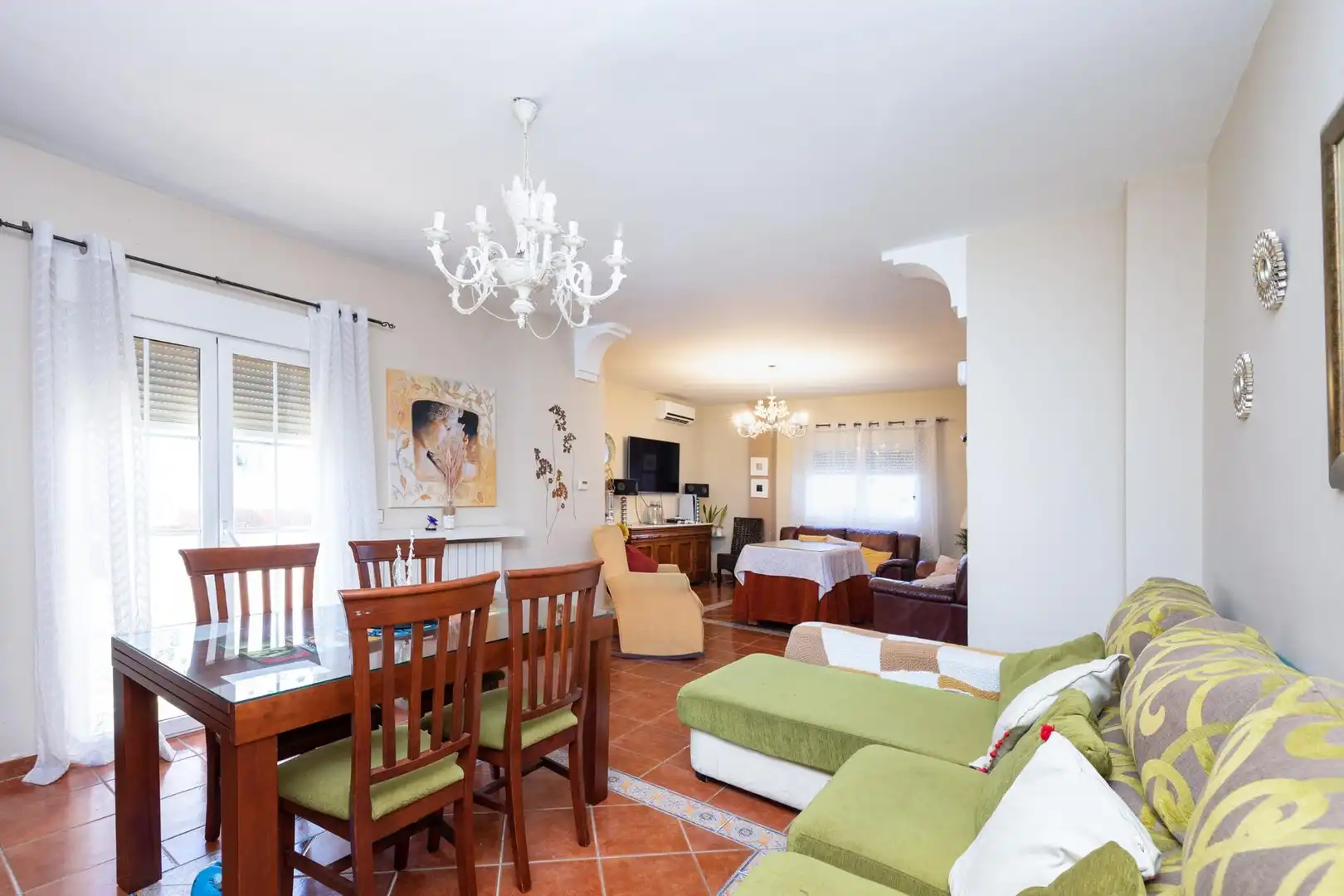 Sala de estar de Casa o chalet en venta en Ogíjares con Aire acondicionado, Calefacción y Terraza