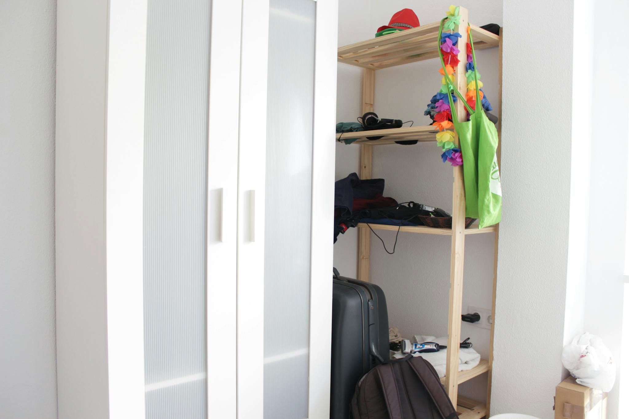 Bedroom of Flat to share in  Sevilla Capital  with Air Conditioner, Furnished and Washing machine