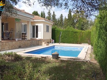 Detached house with pool for sale in Alcossebre