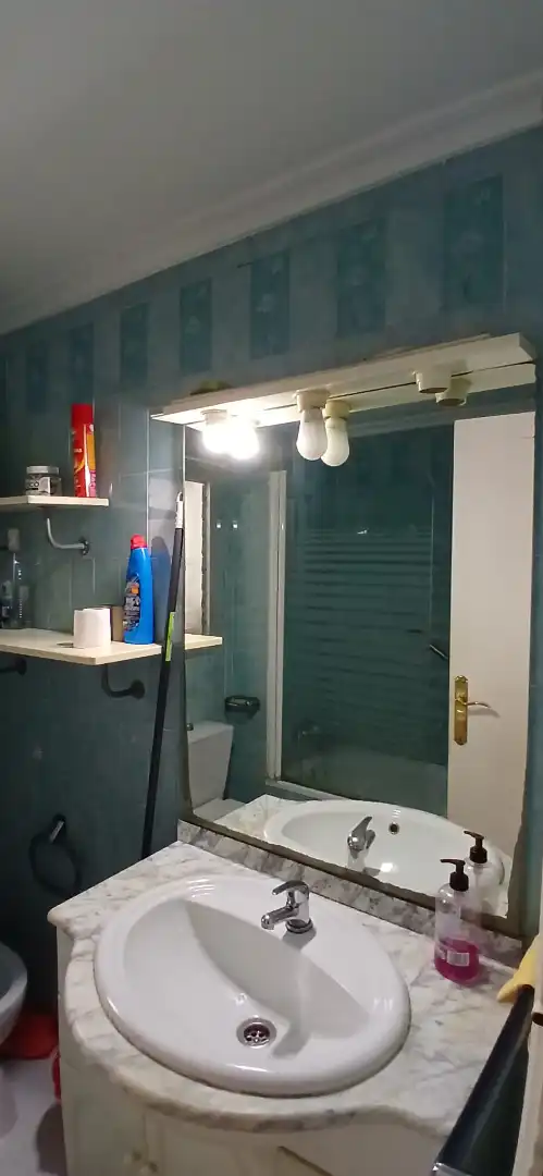 Bathroom of Flat for sale in Sevilla  with Terrace
