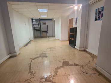 Locale commerciale in vendita a Carrer de Sant Blai