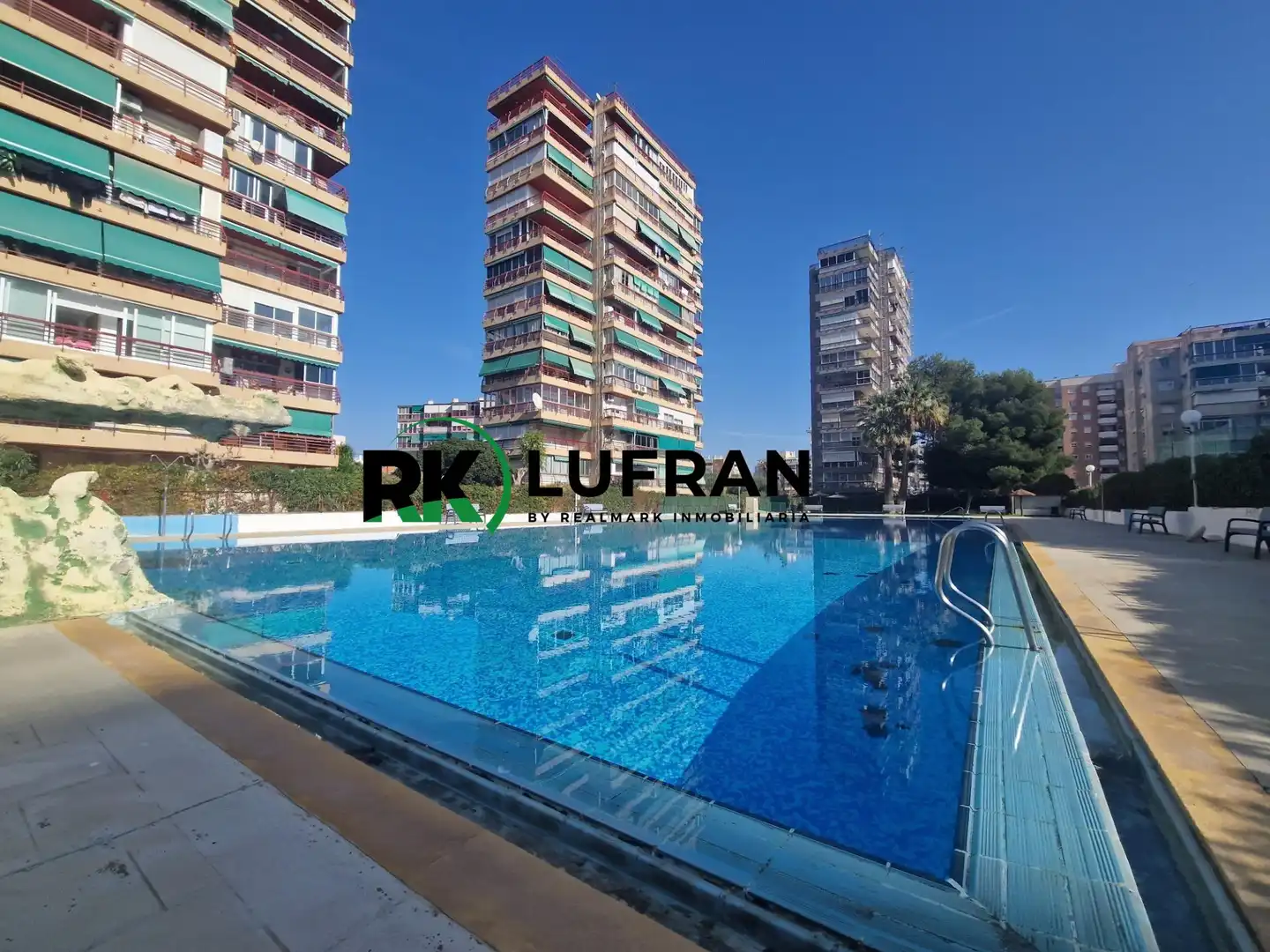 Swimming pool of Flat for sale in Alicante / Alacant  with Air Conditioner, Private garden and Terrace
