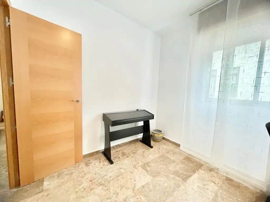 Piso de alquiler en Granada con Aire acondicionado, Calefacción y Amueblado