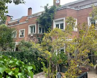 Vista exterior de Casa o xalet en venda en  Madrid Capital amb Aire condicionat, Calefacció i Jardí privat