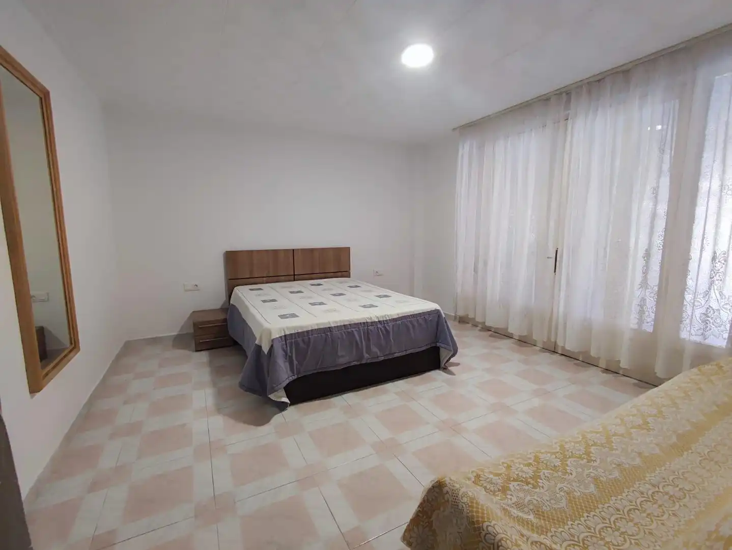 Habitación de Casa adosada en venta en Pineda de Mar con Terraza y Balcón