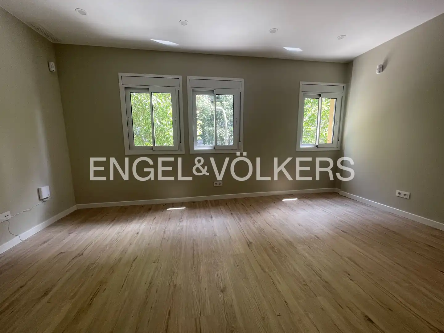 Wohnung zum Verkauf in  Barcelona Capital mit Klimaanlage, Heizung und Parkett