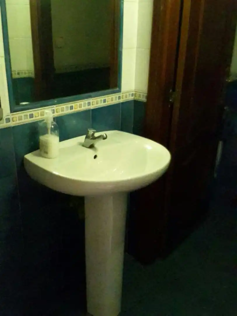 Bany de Local de lloguer en Avilés
