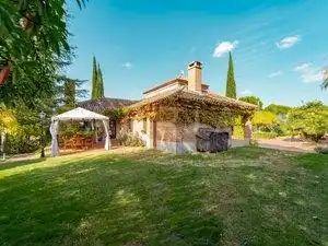 Vista exterior de Casa o chalet en venta en Las Rozas de Madrid con Aire acondicionado, Calefacción y Jardín privado