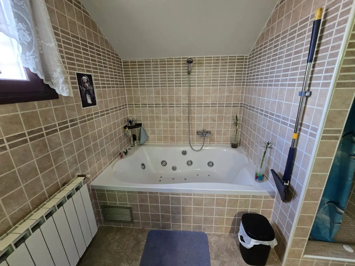 Bany de Casa o xalet en venda en Chiloeches amb Calefacció, Jardí privat i Piscina