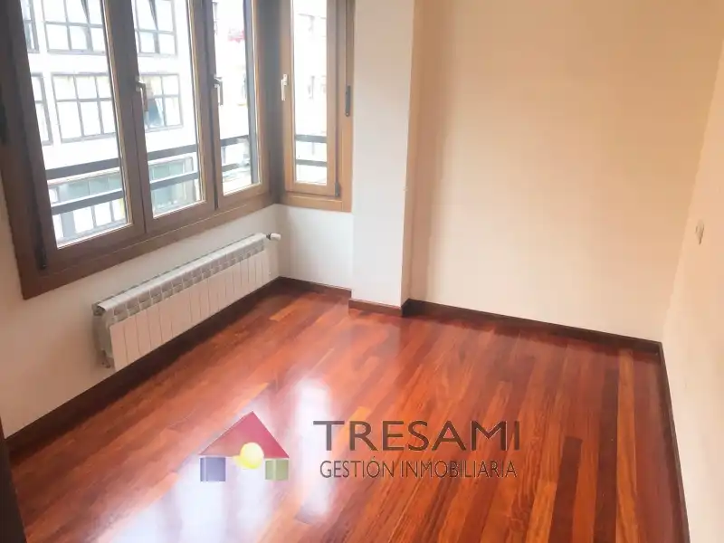 Bedroom of Flat for rent in Gijón   with Heating