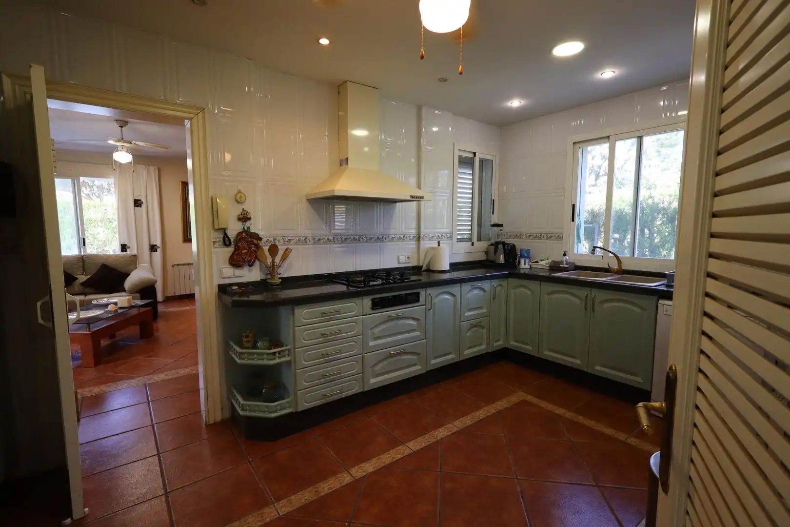 Cocina de Casa o chalet en venta en Chiva con Aire acondicionado, Calefacción y Jardín privado