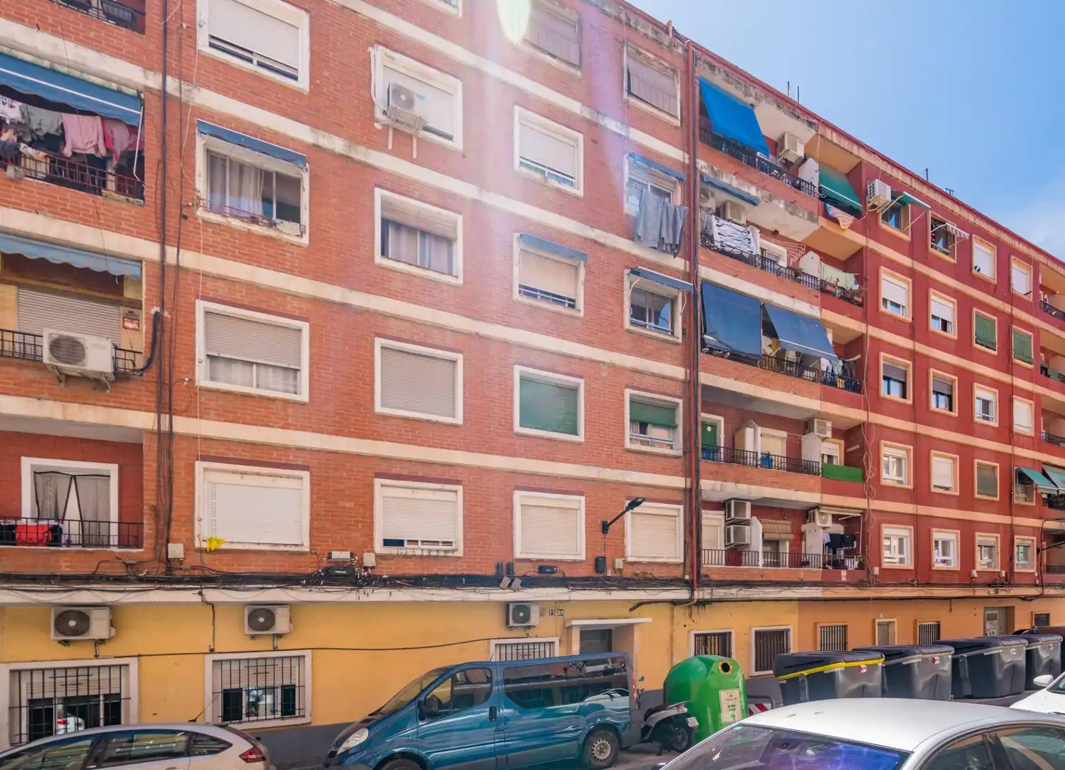 Exterior view of Apartments for sale in Valencia  with Air Conditioner