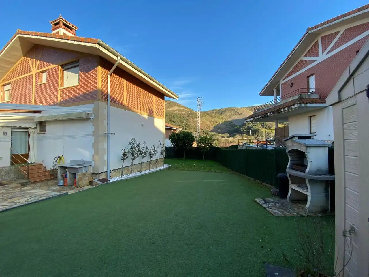 Jardín de Casa o chalet en venta en Castro-Urdiales con Calefacción, Jardín privado y Terraza