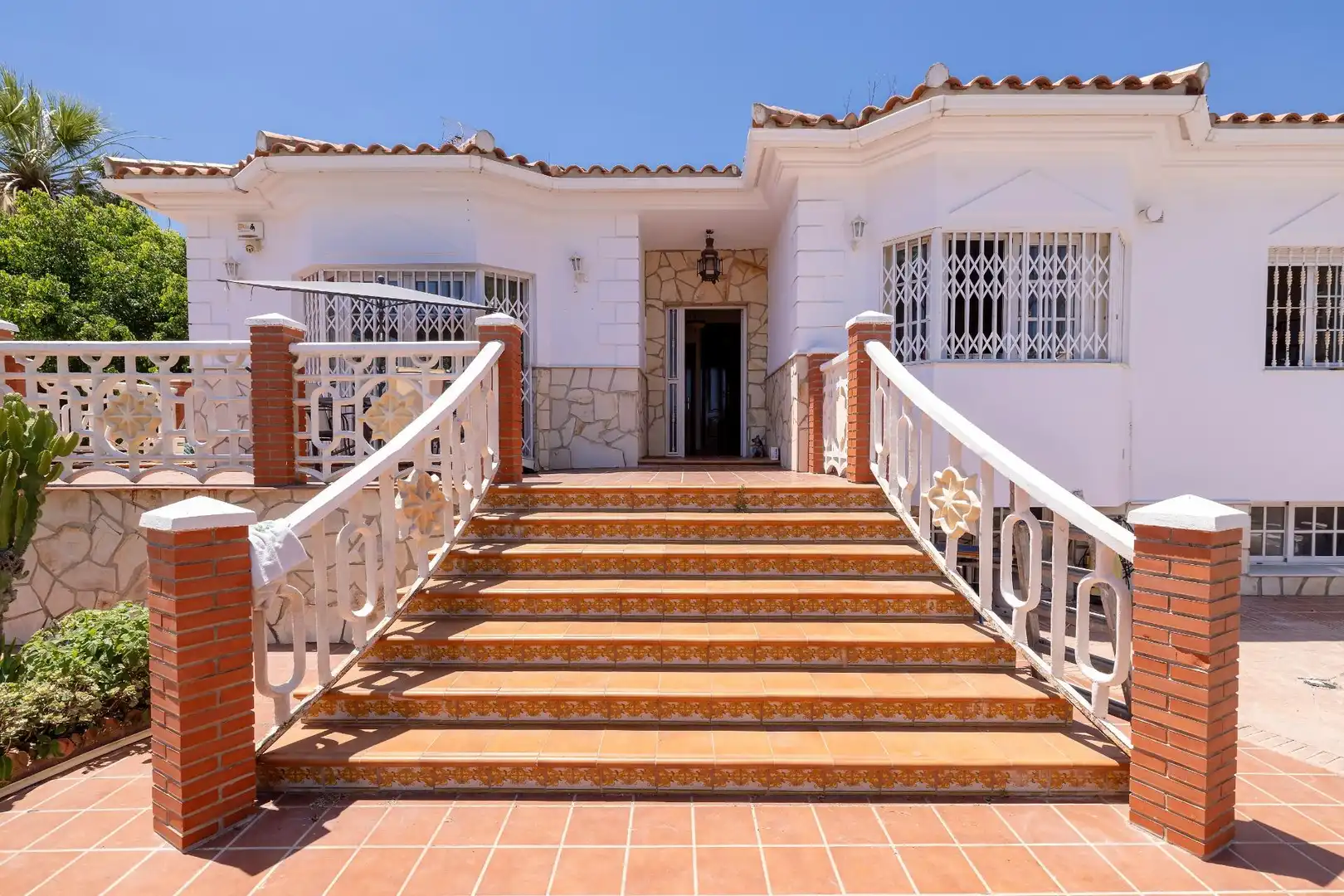 Außenansicht von Haus oder Chalet zum Verkauf in Málaga mit Klimaanlage, Terrasse und Abstellraum