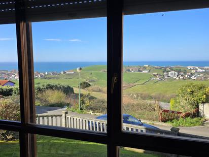 Vista exterior de Pis en venda en Suances amb Calefacció i Piscina