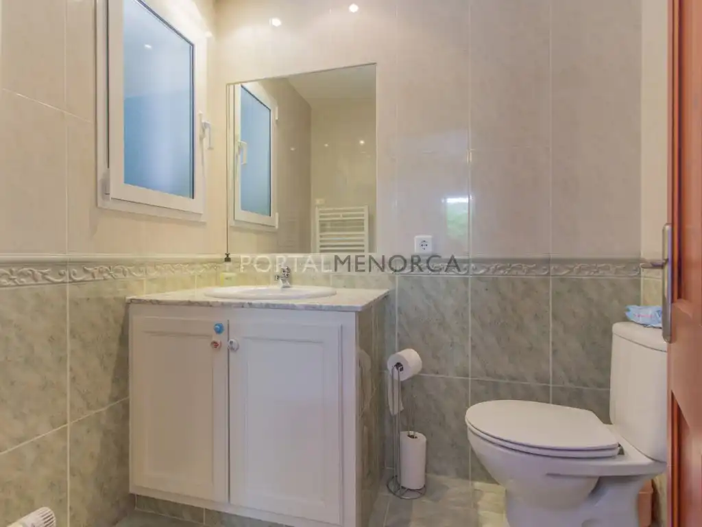 Bany de Casa o xalet en venda en Alaior amb Aire condicionat, Jardí privat i Piscina
