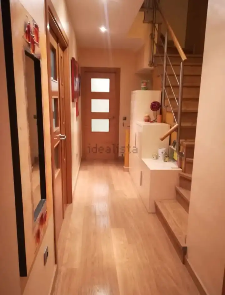 Detached homes for rent in Dos Hermanas  with Air Conditioner and Pets allowed