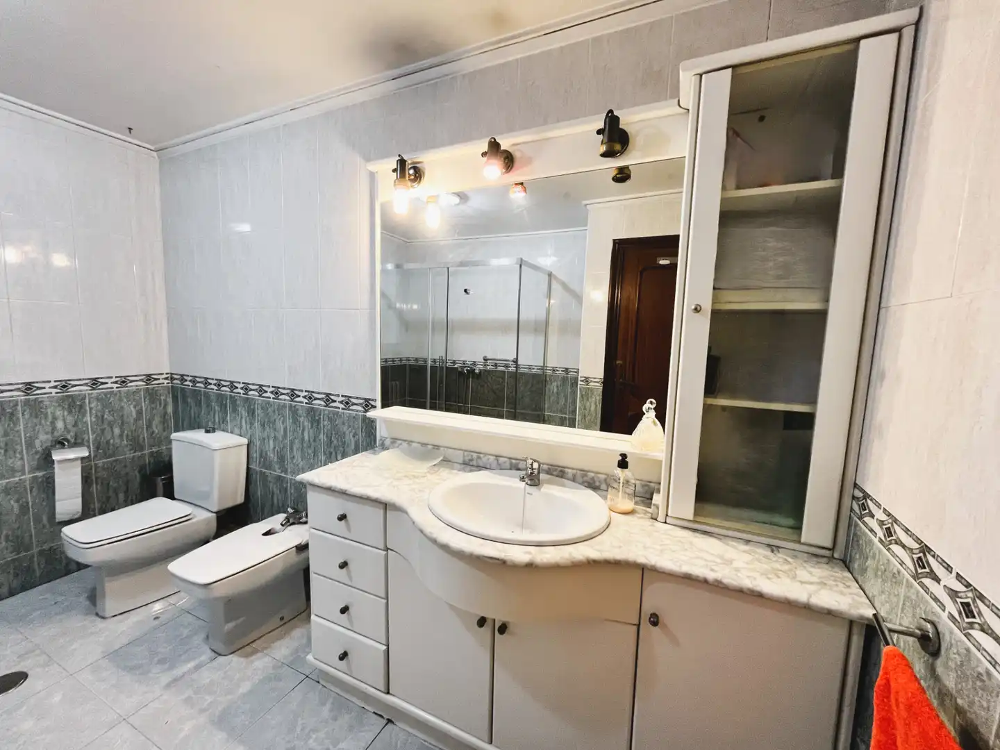 Bathroom of Flat for sale in Orihuela  with Air Conditioner, Heating and Furnished