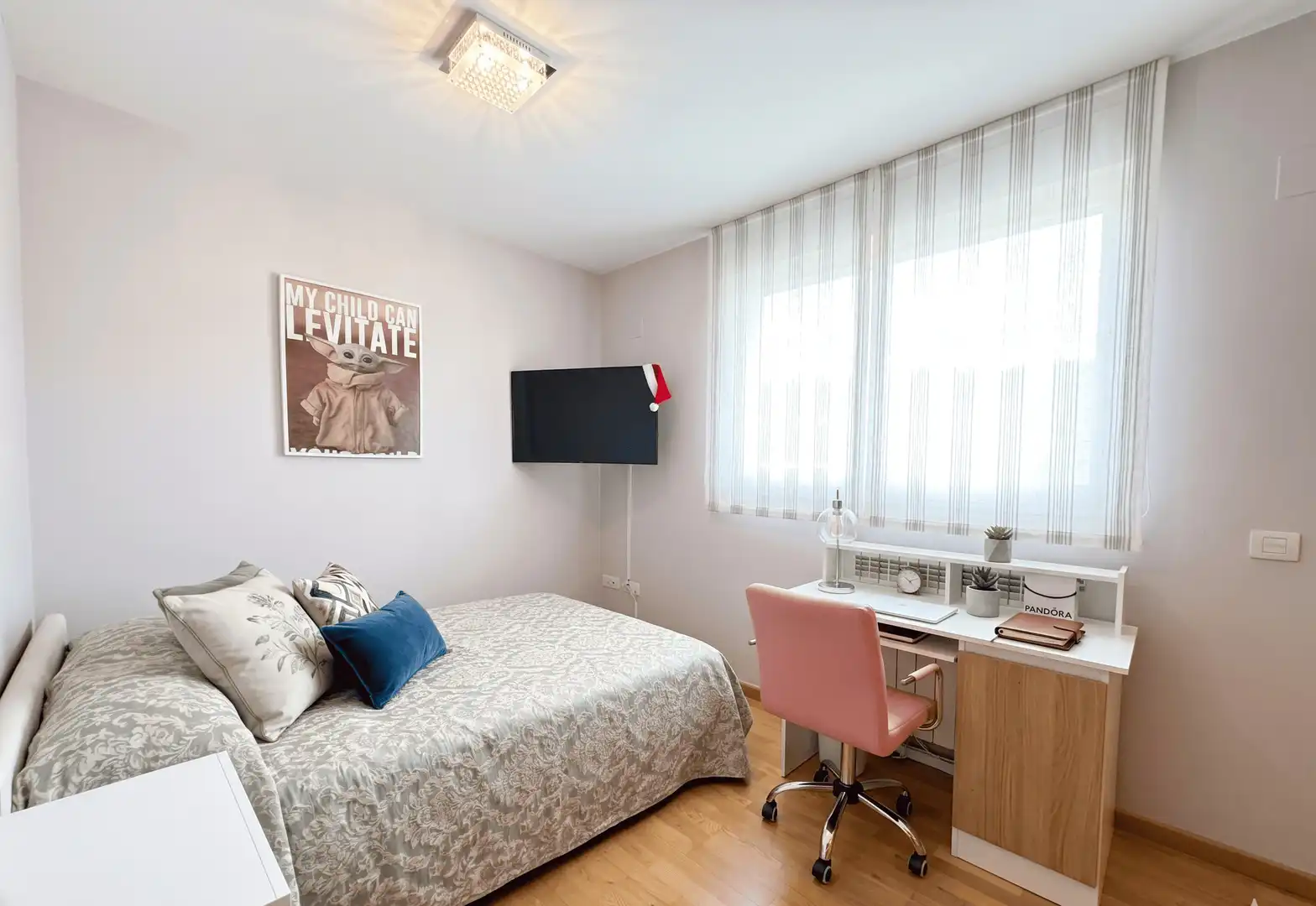 Habitación de Casa o chalet en venta en Chiva con Aire acondicionado, Calefacción y Jardín privado