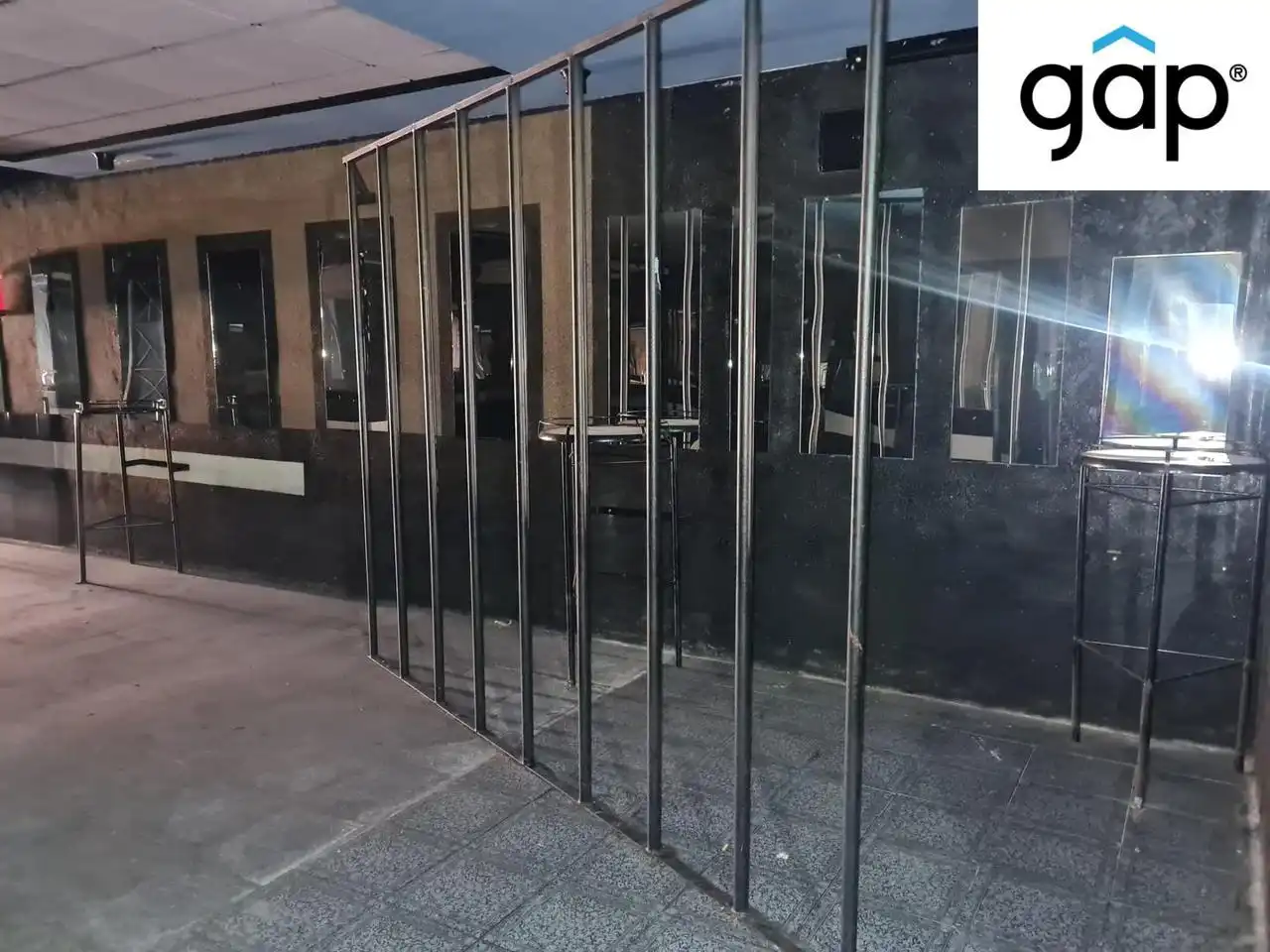 Vista exterior de Local en venta en San Lorenzo de la Parrilla con Aire acondicionado y Amueblado