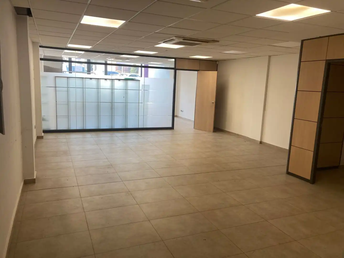 Locale commerciale in affitto a Academia 23, imagen 12