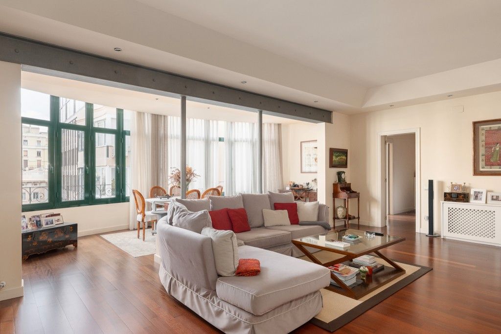 Living room of Apartment for sale in  Barcelona Capital  with Air Conditioner, Heating and Parquet flooring