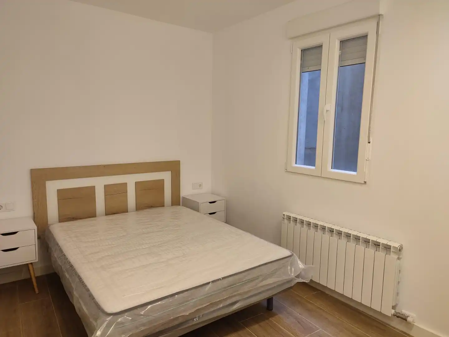 Bedroom of Flat for sale in Zaragoza  with Air Conditioner, Heating and Furnished