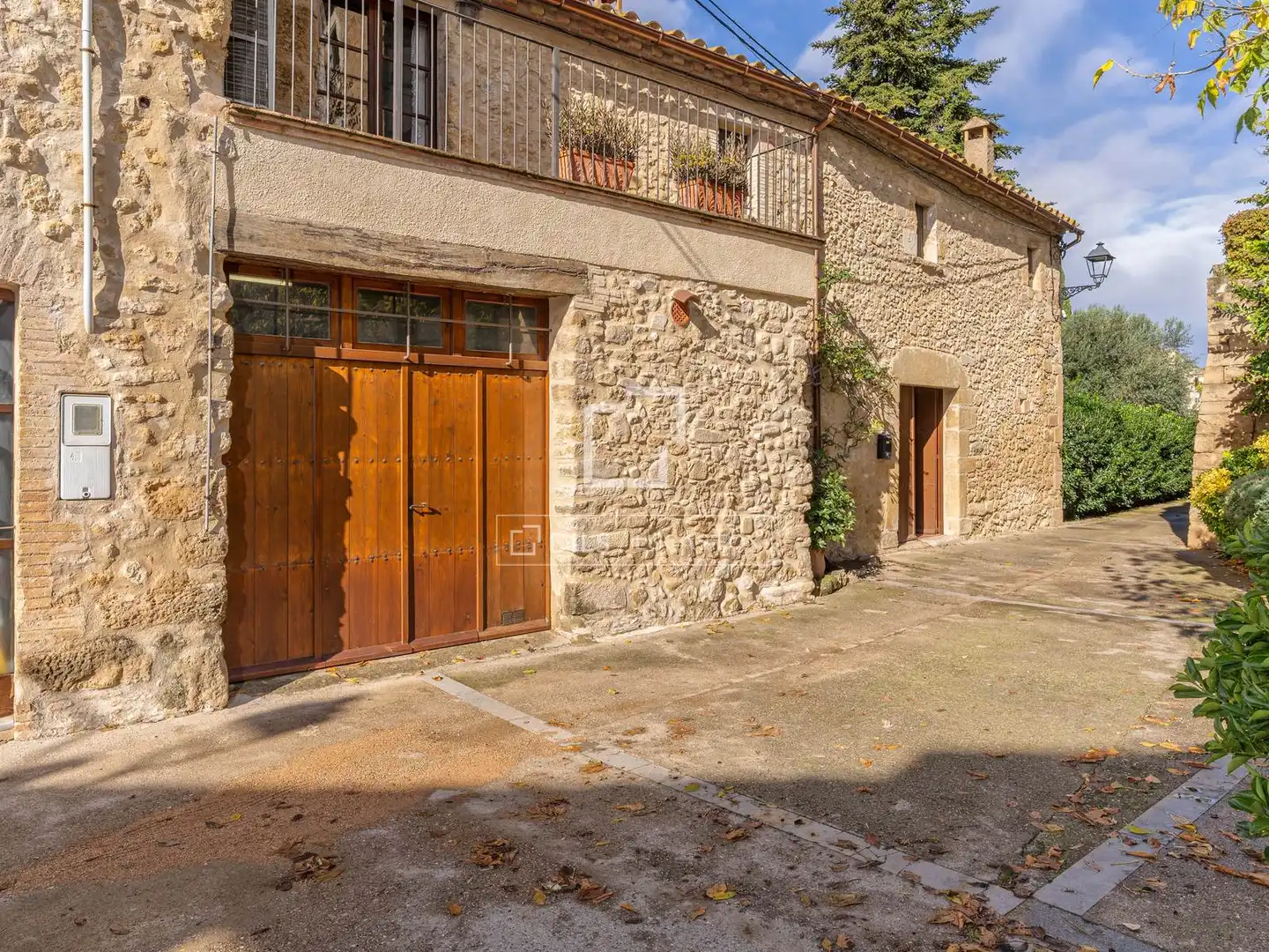 Vista exterior de Finca rústica en venta en Bàscara con Aire acondicionado, Calefacción y Jardín privado
