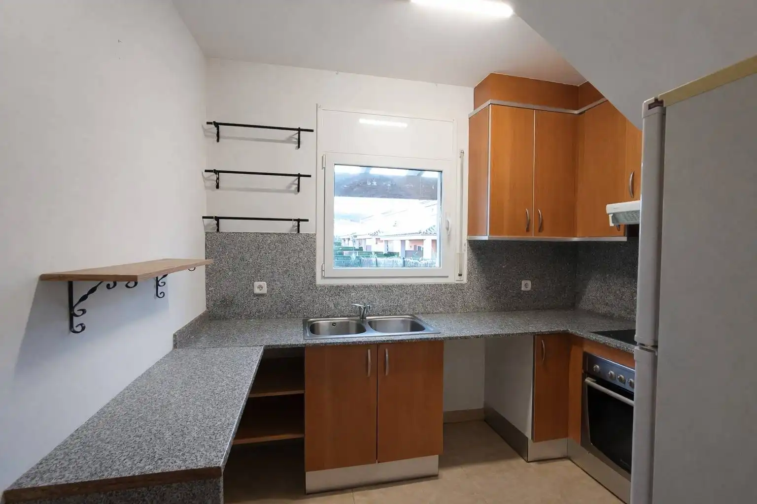 Cocina de Casa o chalet en venta en L'Escala con Aire acondicionado, Calefacción y Jardín privado